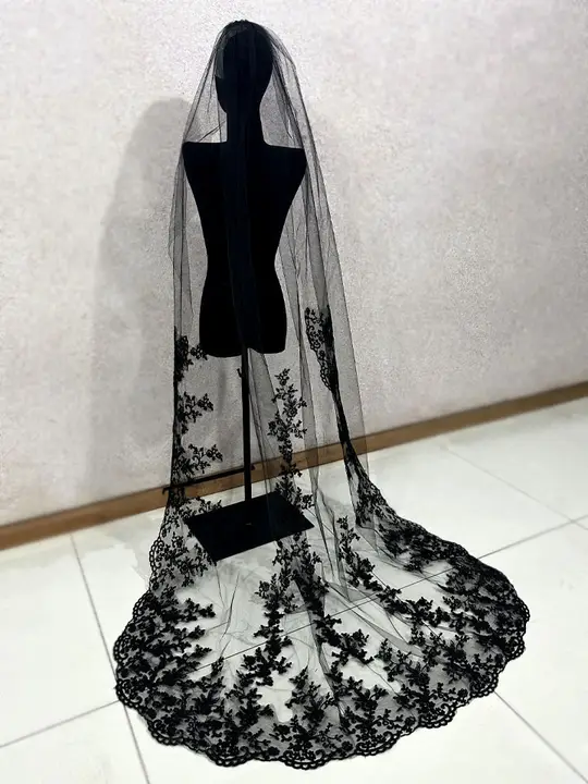黒いレースのロングベール【ウェディング・コスプレ・撮影用】