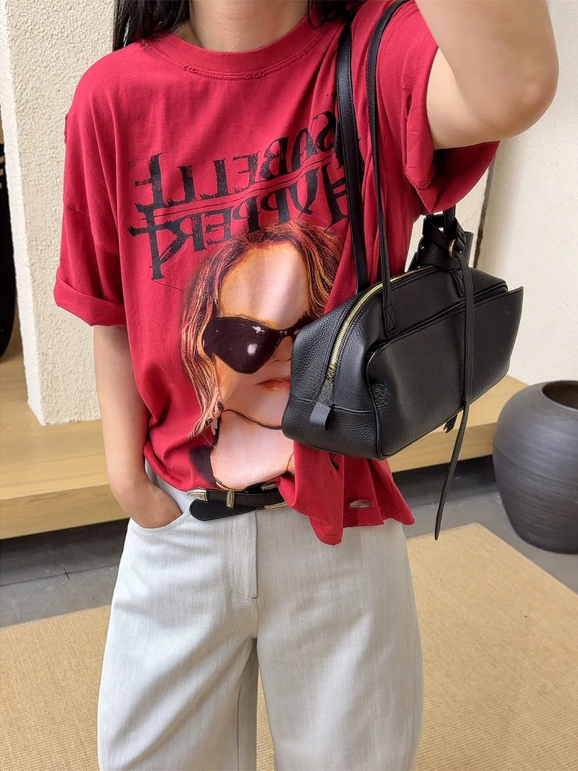「tシャツに油や泥がついたあと、時間がたったらどうなるの？」——ヴィンテージ風のTシャツが教えてくれた、汚れと時間の真実