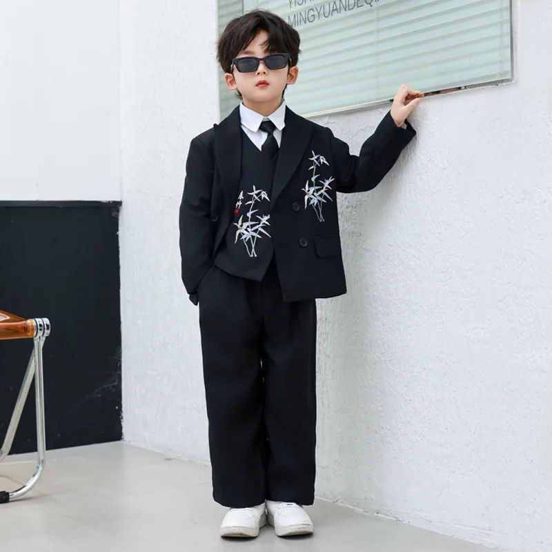 お宮参りの父親服装はカジュアルがいいの？伝統的スタイルとバランスを取るベストな選び方は？
