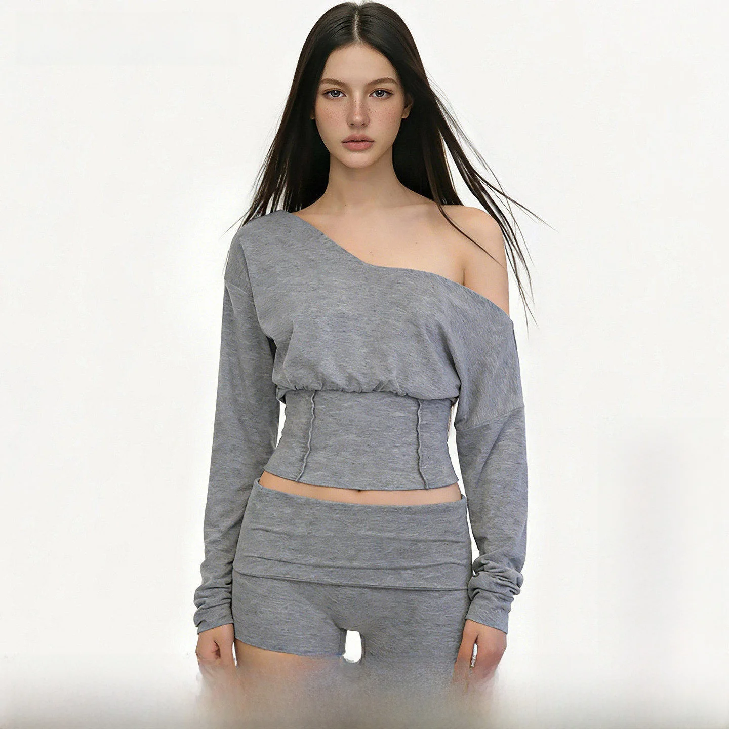 ボーリングにぴったりの女性用服装は、どう選ぶ？