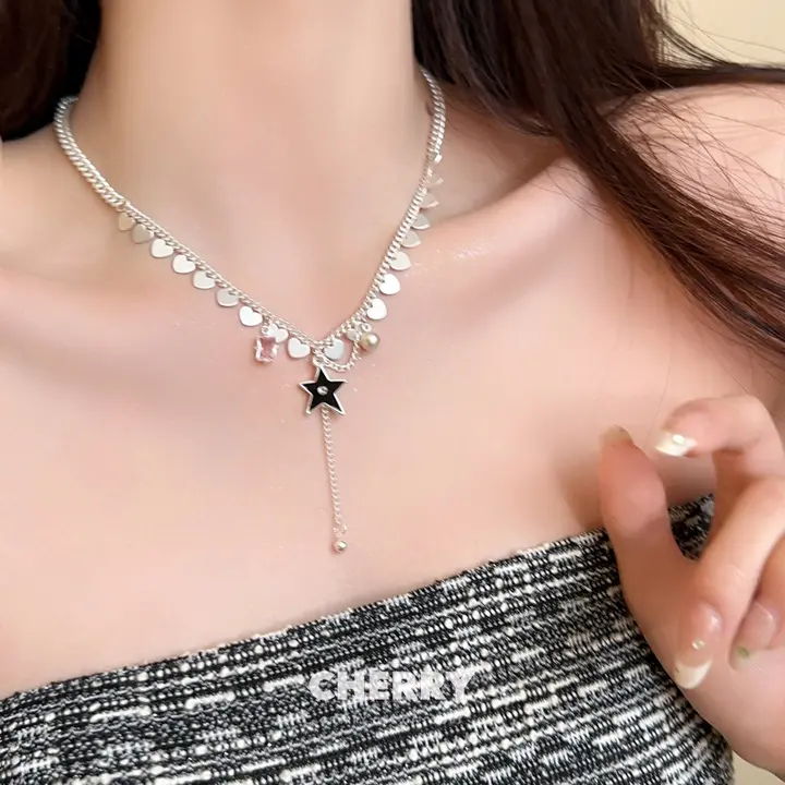 黒い星とハートのフリンジネックレス【ロックスタイル・鎖骨チェーン・トレンドアクセサリー】