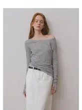デザイン感のあるひとつ肩あき長袖Tシャツ【春用・褶皱・鎖骨見せ】