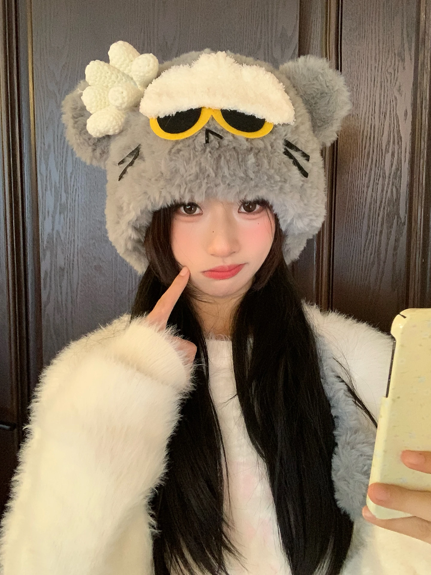 可愛い猫耳デザインの毛糸耳当て帽子：冬用保温性とファッションのバランスを実証