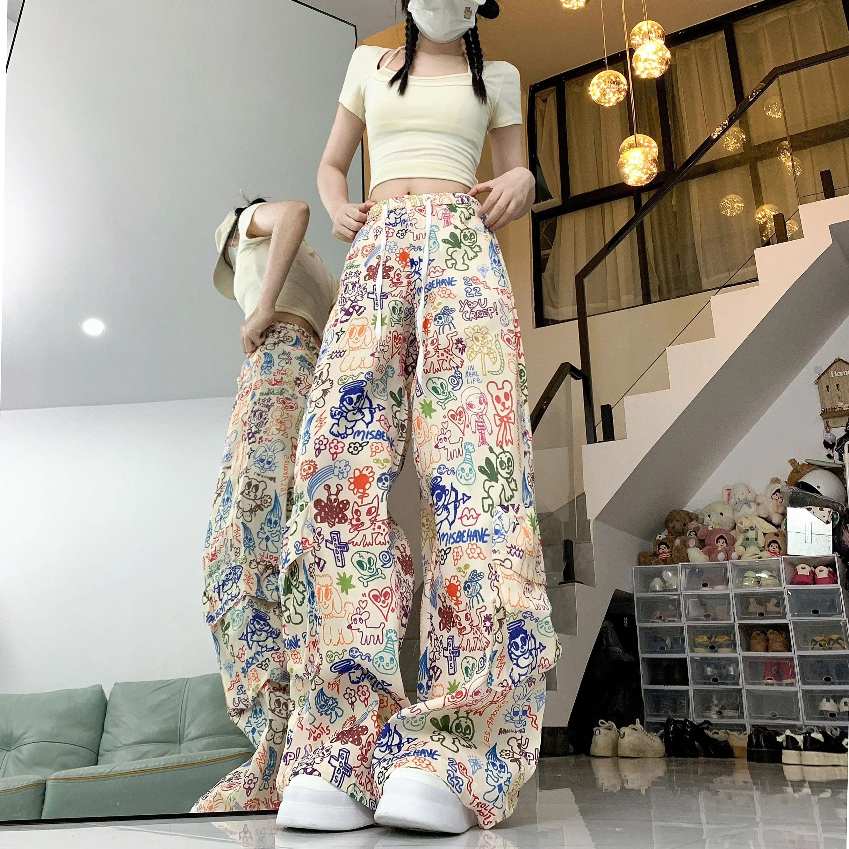 スニーカーに合うカーゴパンツの丈感は、本当に長すぎると合わないの？