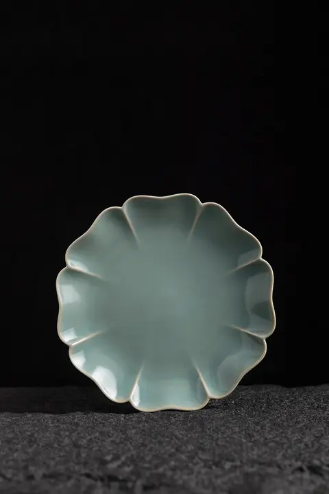 高級感ある青磁製の陶器皿【中華スタイル・おしゃれで使いやすい】