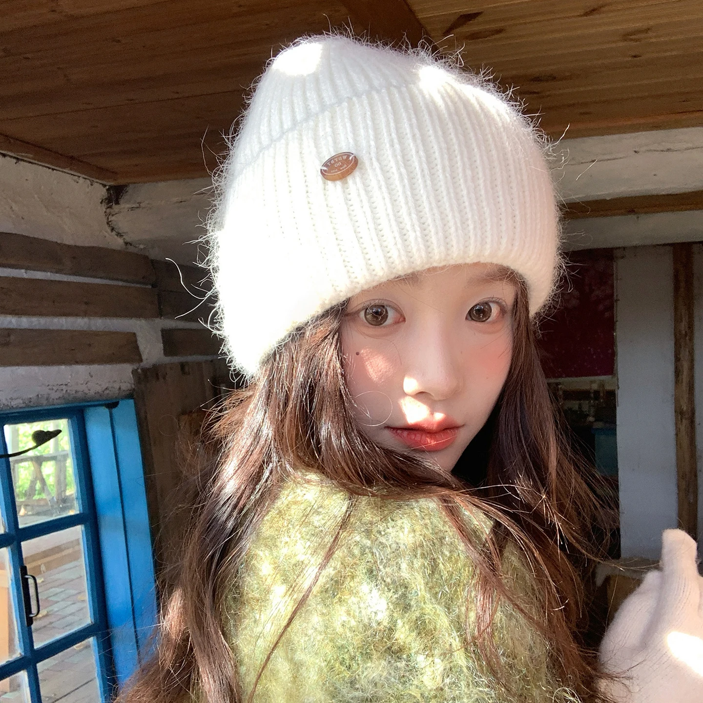 白ニット帽 メンズは本当に必要？それとも女性向けのアイテムなのか？