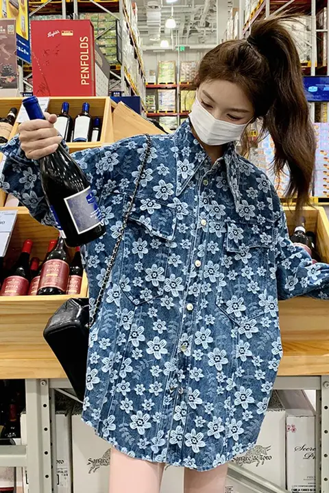 独特なデザインの刺繍デニムジャケット【春秋向け・フィット】