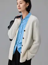 100%羊毛カーディガン【Vネック・ゆったりシルエット・ニット】（セットアップ対応）