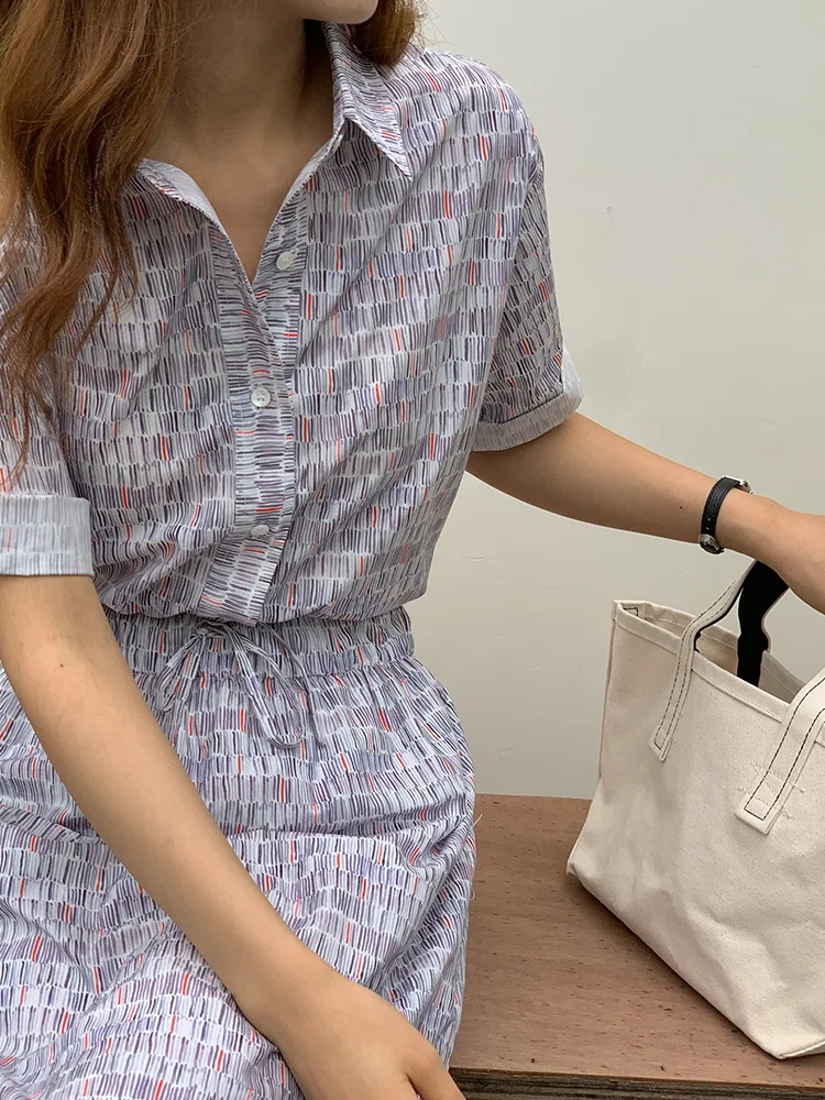 20代の女性が今流行りの服を選ぶとき、どうやって「心に響く」コーデを決める？