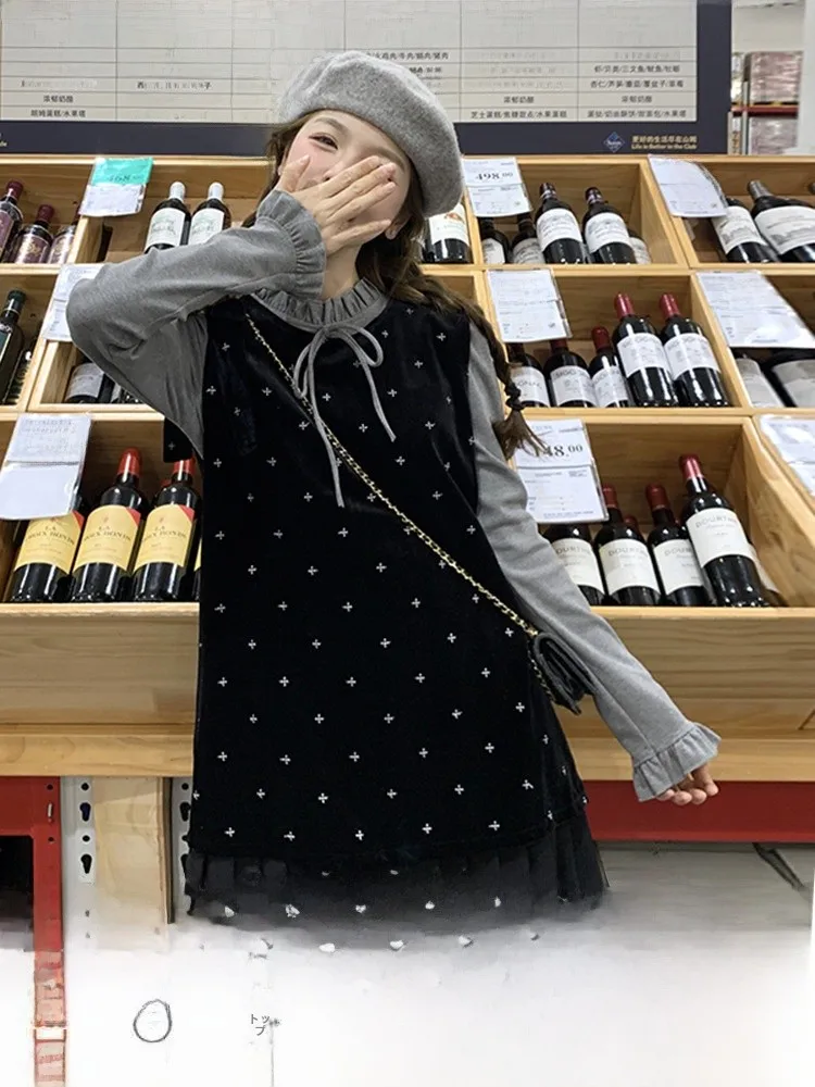 13度の春をどう着こなす？黒色シルクベロアワンピースが解決する通勤ファッションの悩み