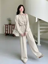 独特なデザインのベージュカジュアルセットアップ【春秋用・フード付き・ゆったりパンツ】（セットアップ対応）