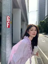 立体ギャザー付きVネックストライプシャツ【淡いピンク・女性用】