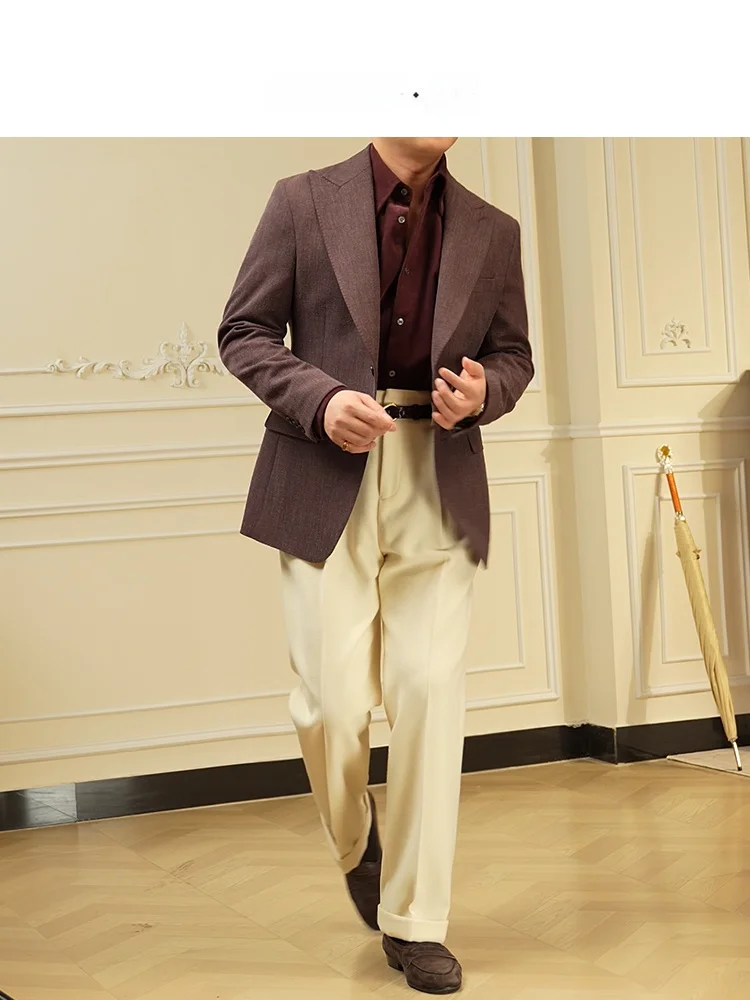 スーツジャケットを私服に着るとき、どうやって選びますか？
