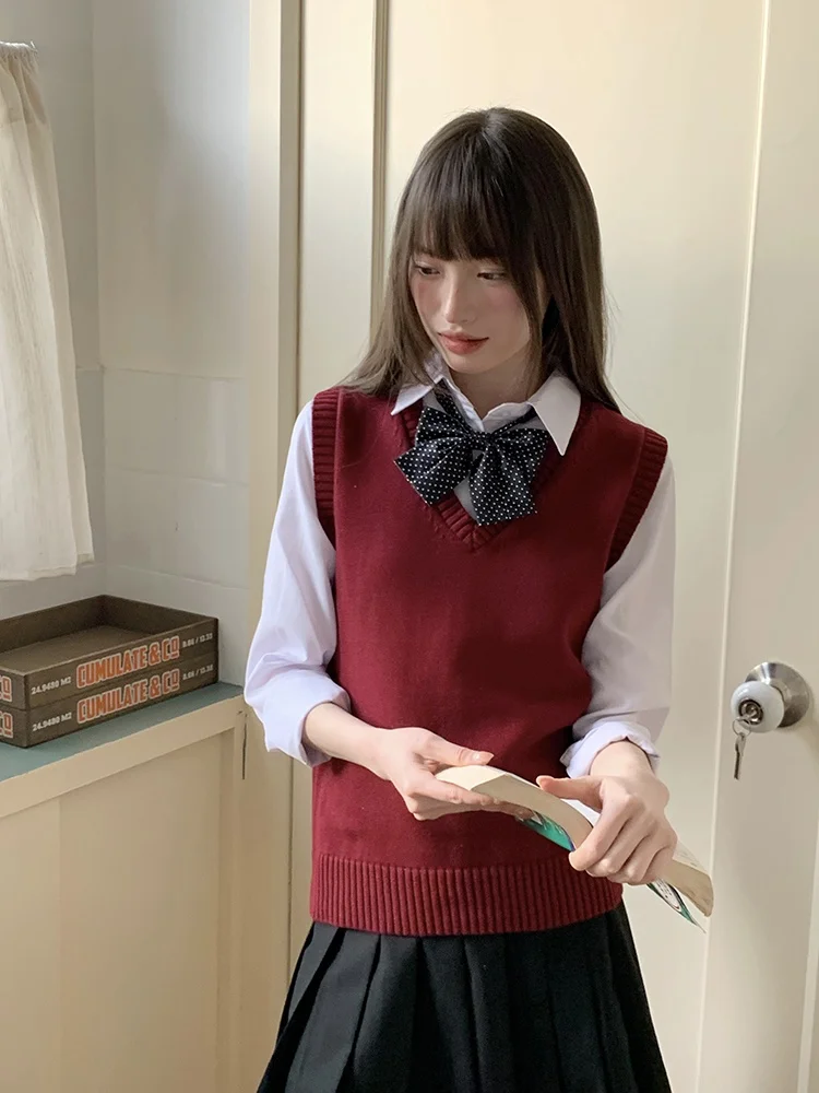 カーディガン コーデの失敗を防ぐ完全ガイド 2026年夏のニットベスト選び