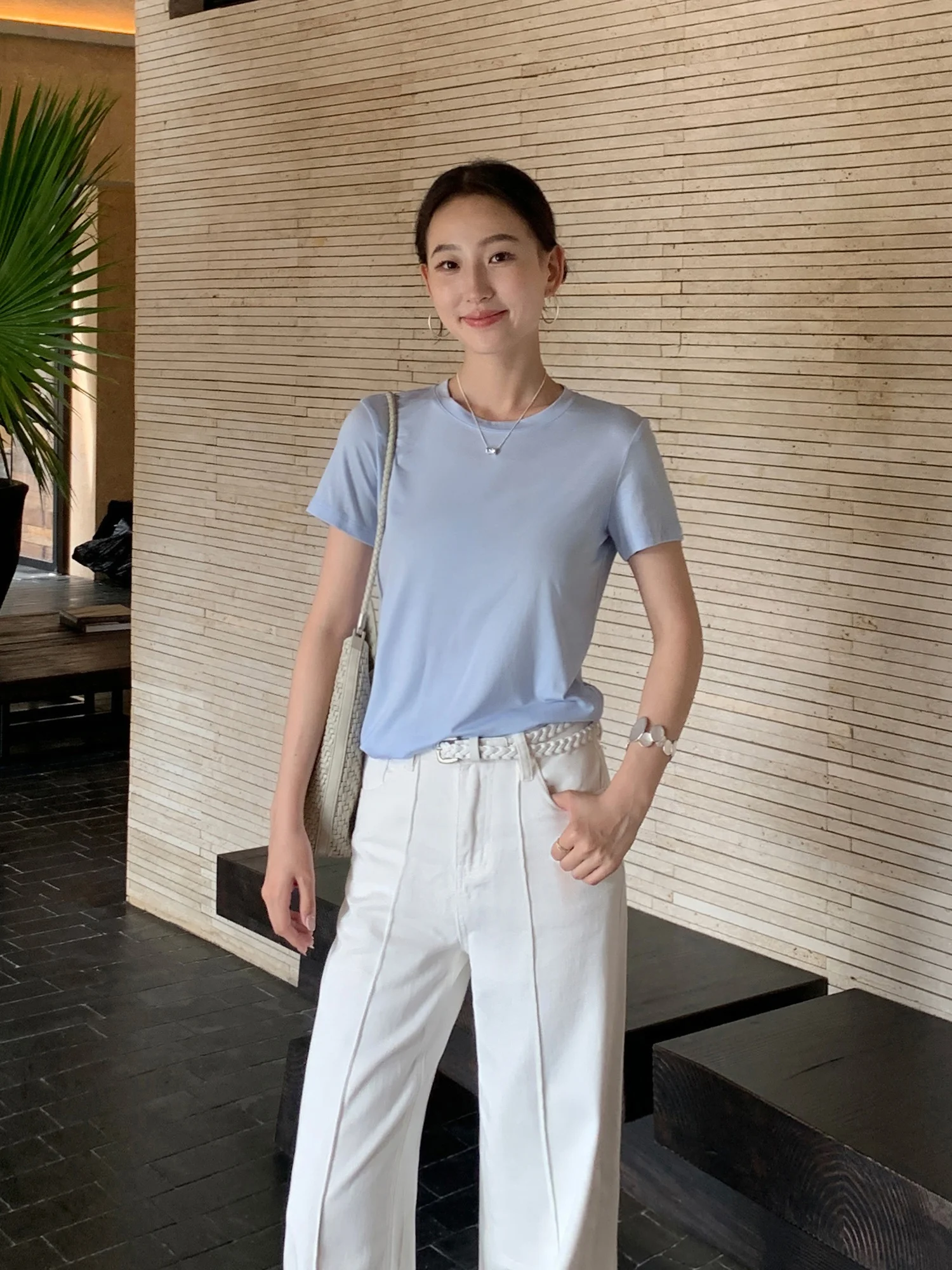 tシャツ 生地 おすすめ 通気性と耐久性のバランスは？ライセール素材の半袖Tシャツが解決するリアルな悩み