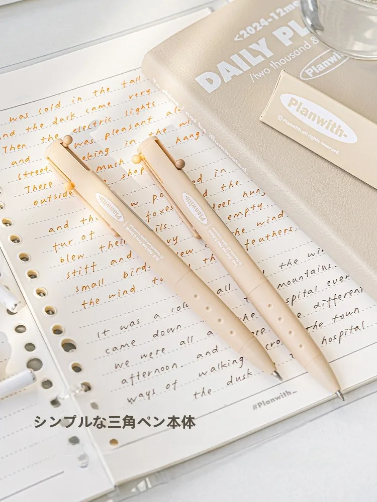 Planwith 三色ボールペン：女性向け多機能ノート用ボールペンの実用性と使い心地