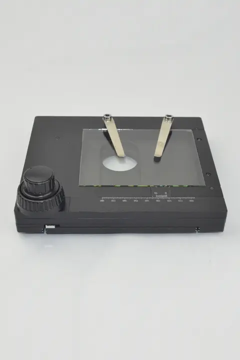 精密電子顕微鏡用移動プラットフォーム【XY軸・360度回転・微調整機能】