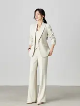 春夏向け浅い杏色の上質ビジネススーツ【女性・フォーマル・3ピース】（セットアップ対応）