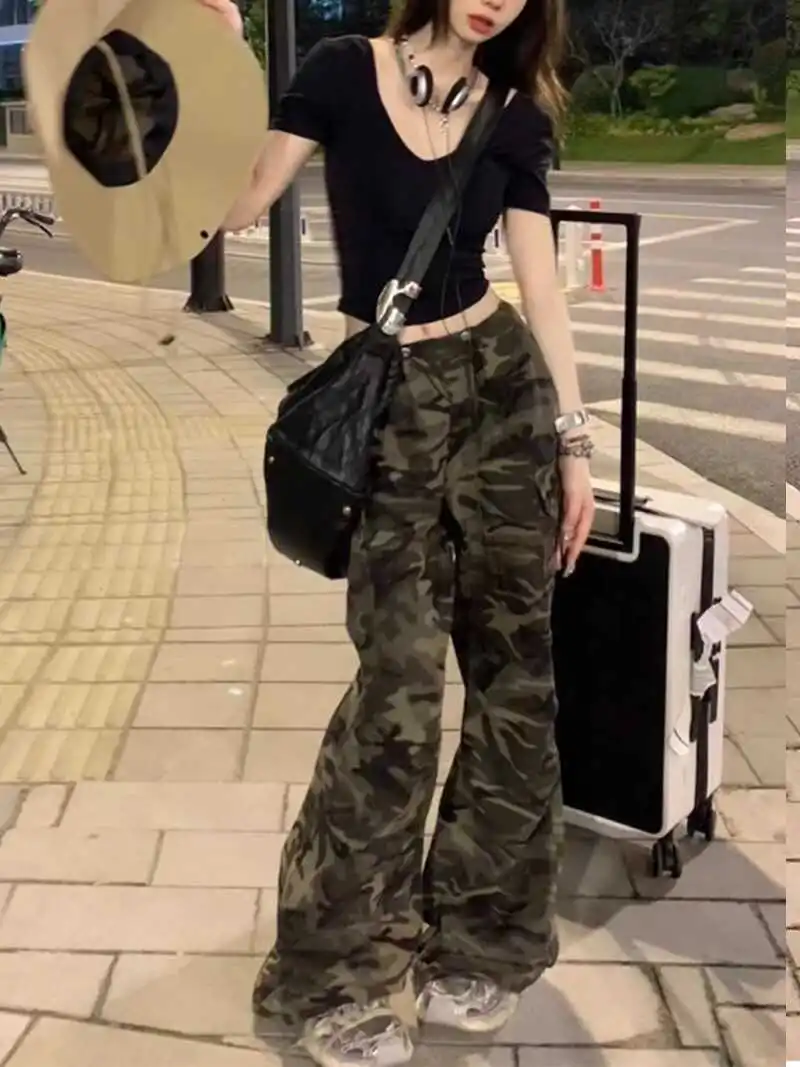 迷彩服をファッションに活かすには？高身長女性に最適なアメリカンヴィンテージパンツの選び方