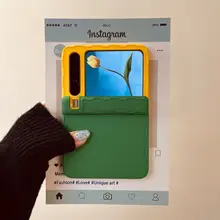 折りたたみ式スマートフォンケース【グリーン・イエロー・シンプルデザイン・心型チャーム付き】