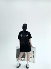 デザイン性のある夏用ルースフィットTシャツ【刺繍・コットン製・短袖】