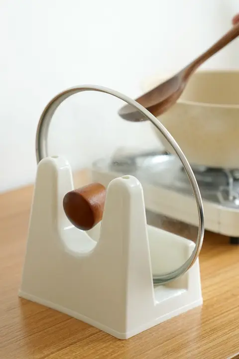 キッチンテーブル用鍋ふたスタンド【水受け付き・穴あけ不要・大容量・多機能】