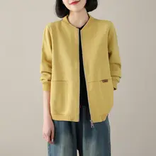 カジュアルなデザインの女性用野球ジャケット【フィット・秋用・アートスタイル】