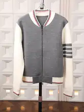 暖かく体型をカバーする100%ウール配色ニットカーディガン