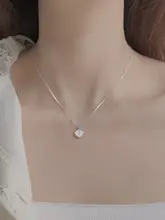 925純銀製のパールネックレス【軽やかなデザイン・鎖骨チェーン・女性用】