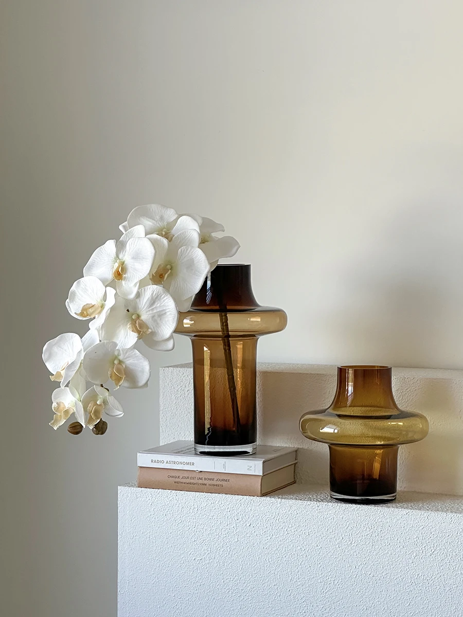 mid century デザインの温かみを、1つの花瓶で体感できる？