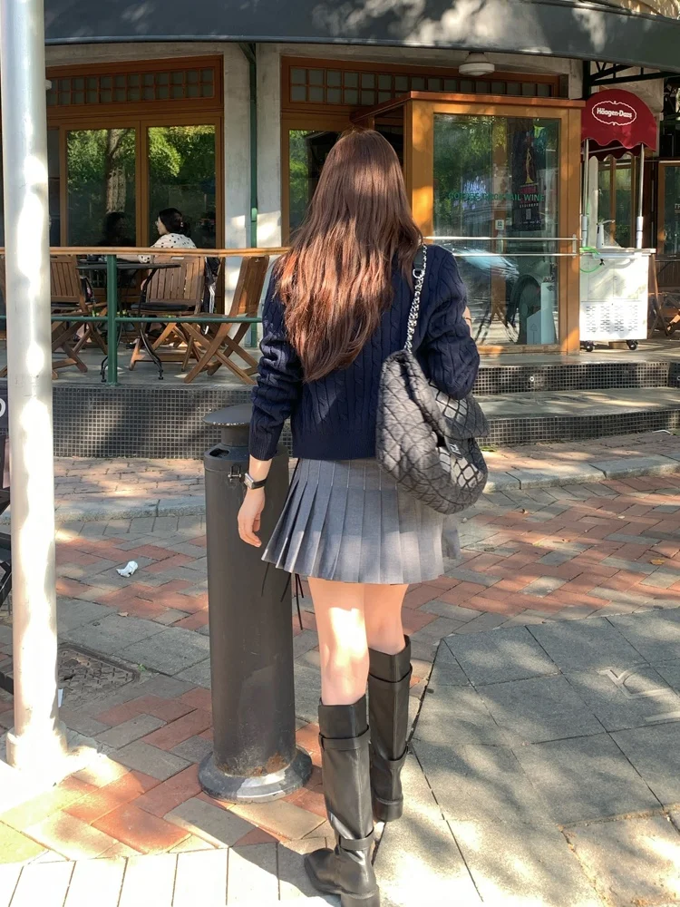 大人可愛い服 50代コーデ｜濃紺ツイード風ニットカーディガンの選び方と実際のコーデ