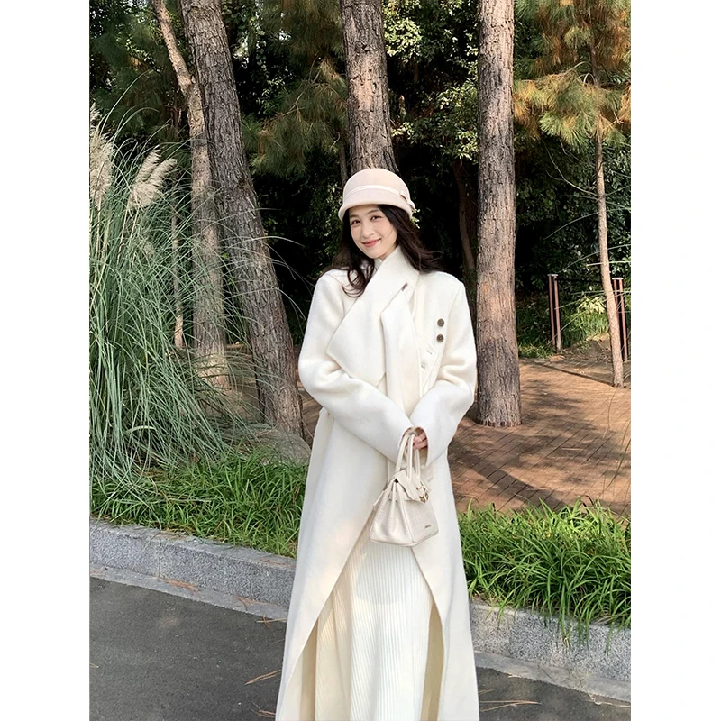 林妍儿 ホワイトメリノウールリバーシブルコート：女性向け冬季ラフフィットの優雅な選択
