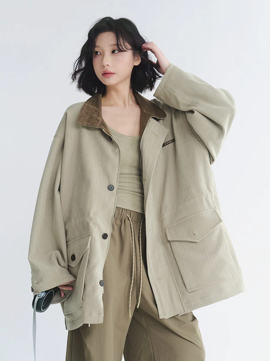 20代人気ブランド 服で通勤と日常を両立するには？万有引力のリバーシブルジャケットが答えになる
