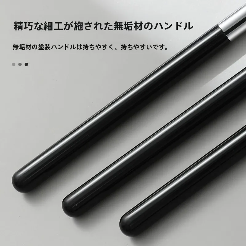 目が小さいメイクに効果的な指腹型コンシーラーブラシの使い方