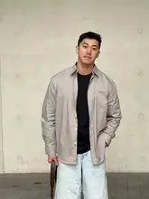 した雰囲気の男性用シャツ【ゆったりとしたデザイン・カジュアル・重ね着可能】