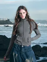 通気性で速乾性のある薄荷グリーンの紫外線対策ジャケット【女性用・フィット感あり・春夏向け】