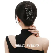 液体金属デザインのヘアクリップ【小型サイズ・不規則な形状・スタイリッシュ】