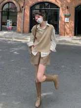 Vネックデザインのニットベスト【秋春用・開襟・重ね着対応】