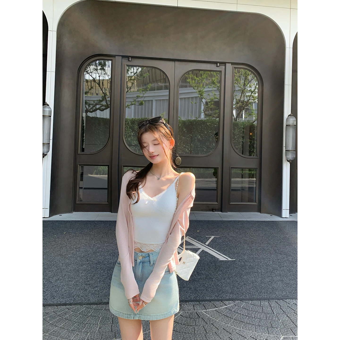 低身長でぽっちゃりの30代女性が通勤で「見える高さ」を出すコツは？