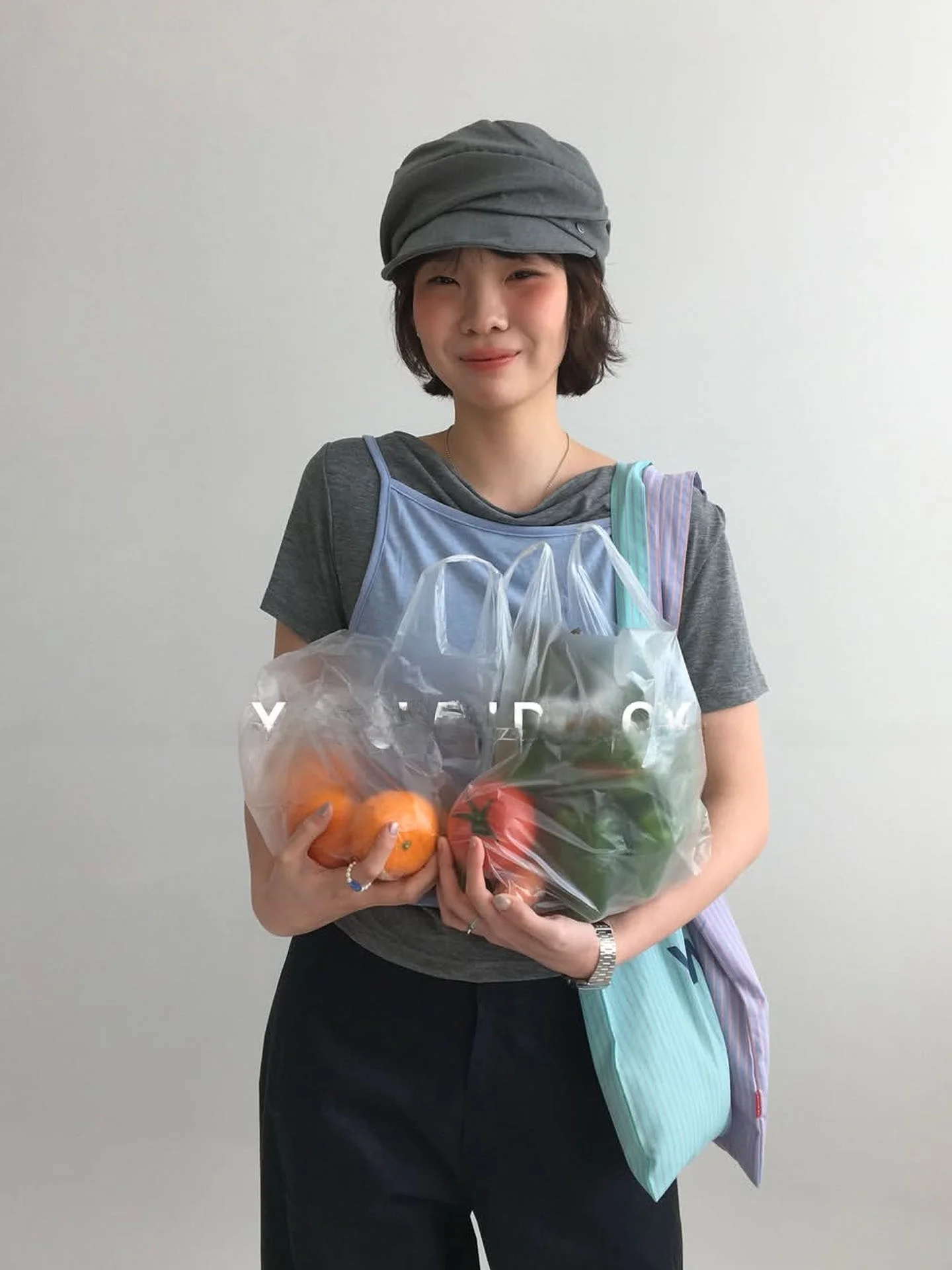 春夏用コットンリネン折りたたみキャスケットハット：通気性と平たいデザインが快適さを実現