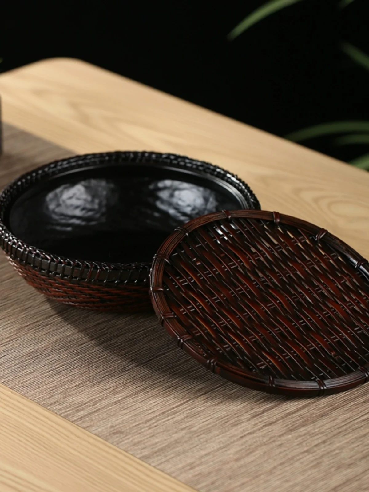 竹編の茶器用水差しと受け皿：中式風のシンプルな使い勝手とお手入れの実証