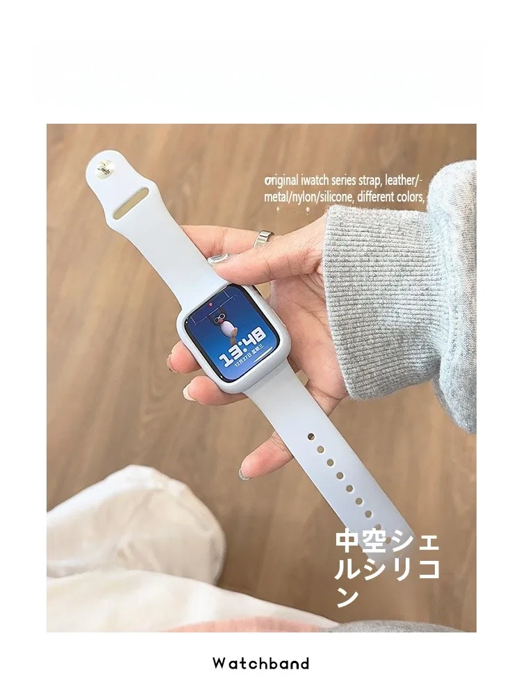 アップルウォッチ フィルムとは？浅い青と紫のシリコンケースで保護する実際の使い方