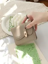 可愛らしいデザインの折りたたみ財布【女性用・短款・ナチュラルスタイル】
