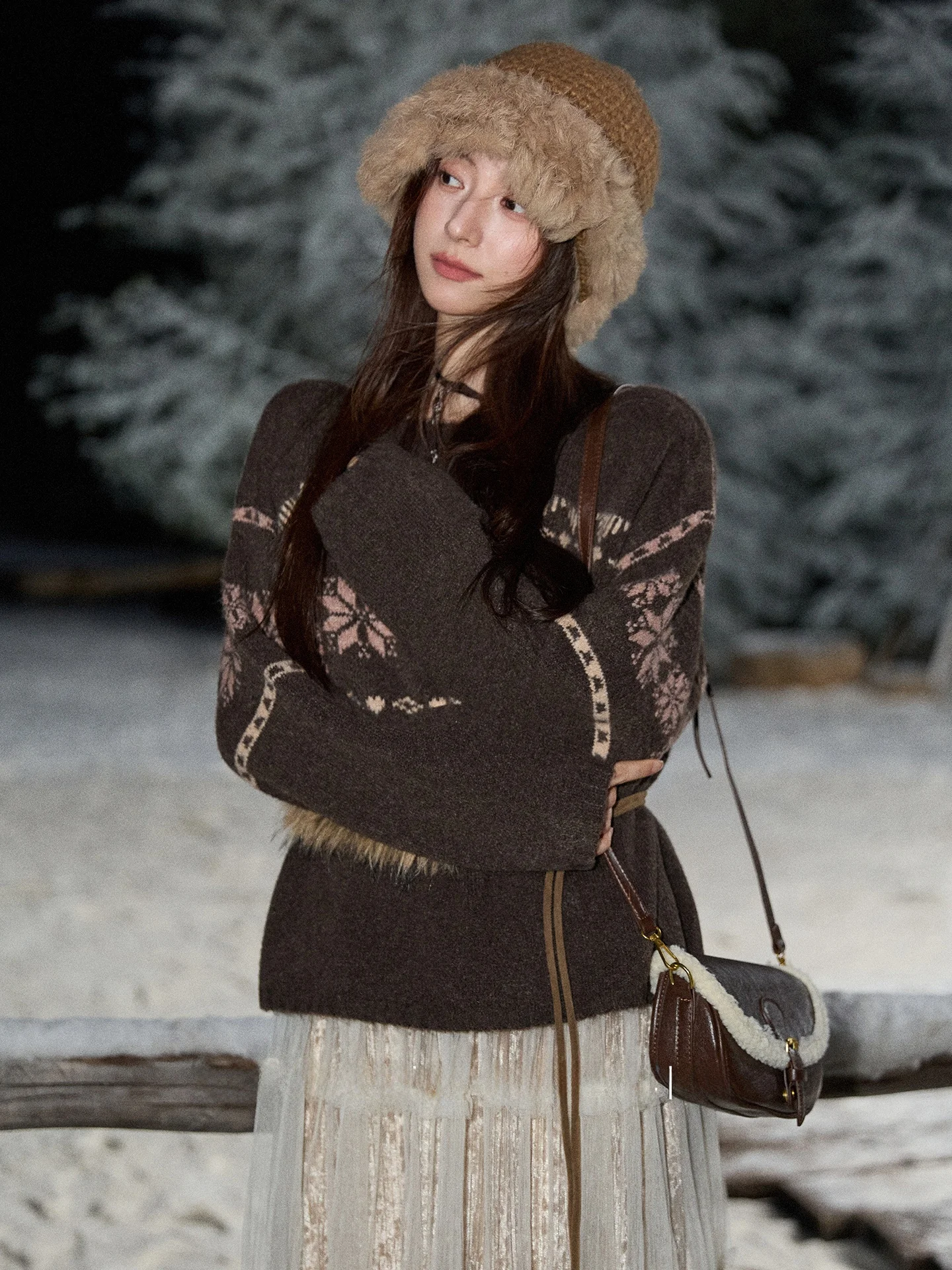 雪花柄ニットセーター：ゆったりとしたレトロスタイルで秋冬を彩る