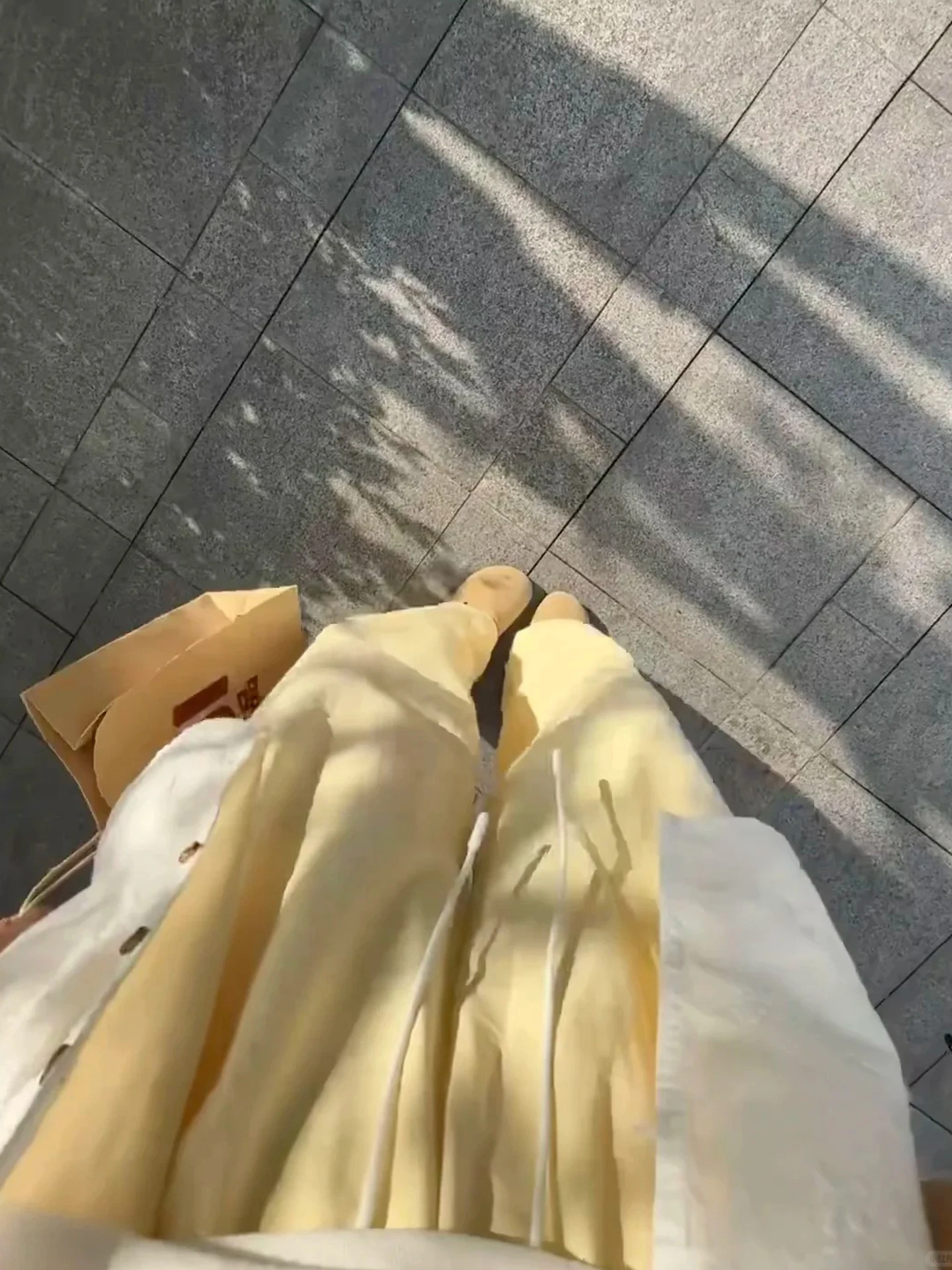 杏色アイスシルクハイウエストストレートパンツ：フィット・速乾・小柄向けの通勤風着用ガイド