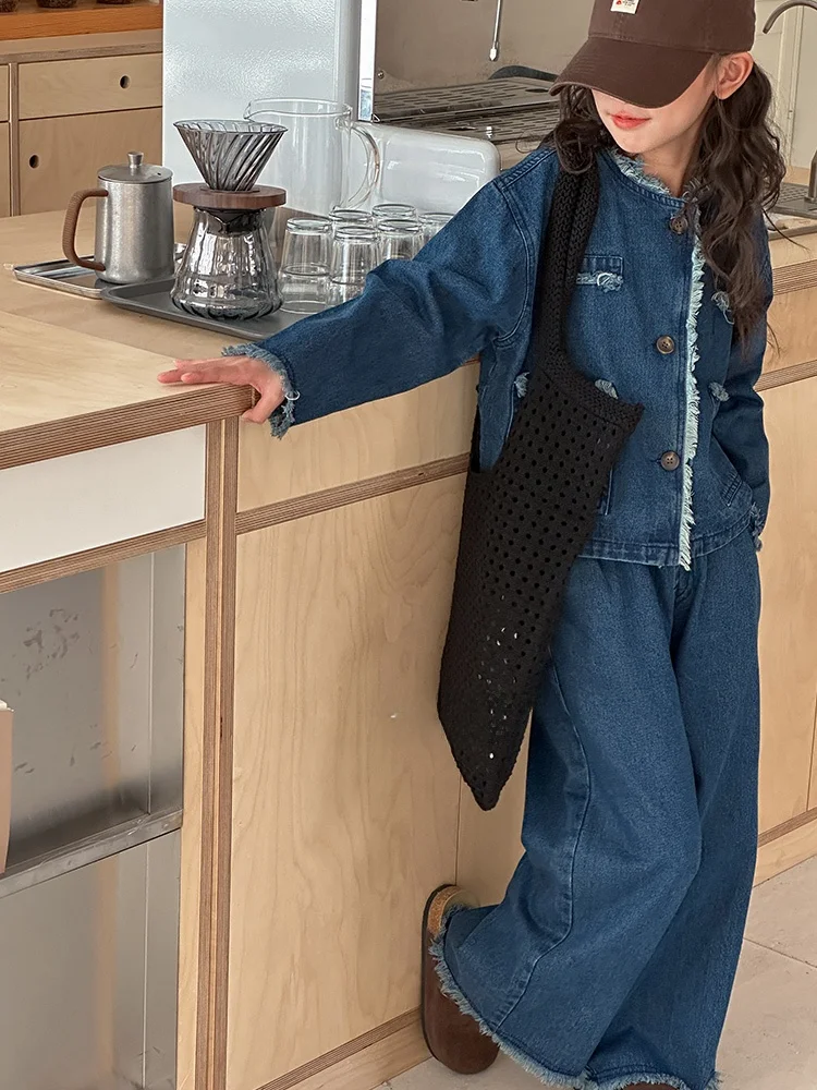 デニムジャケットコーデをシンプルに整えるには？Aiza basicの2ピースセットがおすすめ