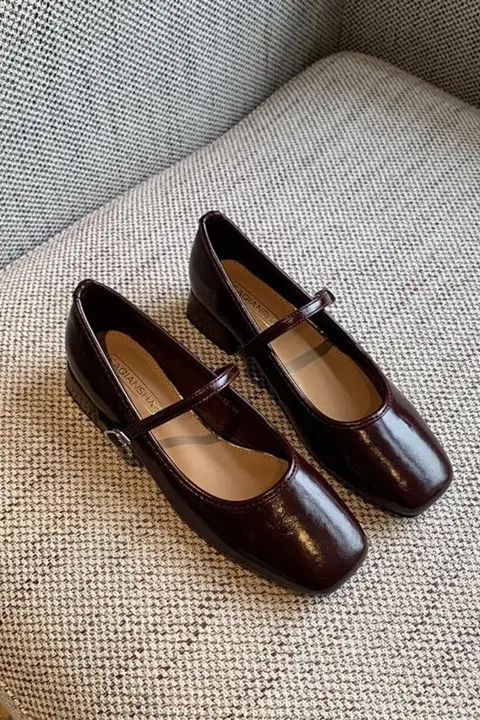 快適で疲れにくい方頭バレエシューズ【粗めヒール・クラシックデザイン・レディース】