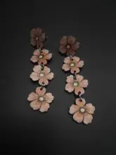 ヴィンテージ風 木製フリンジイヤリング【個性的でユニークなデザイン】