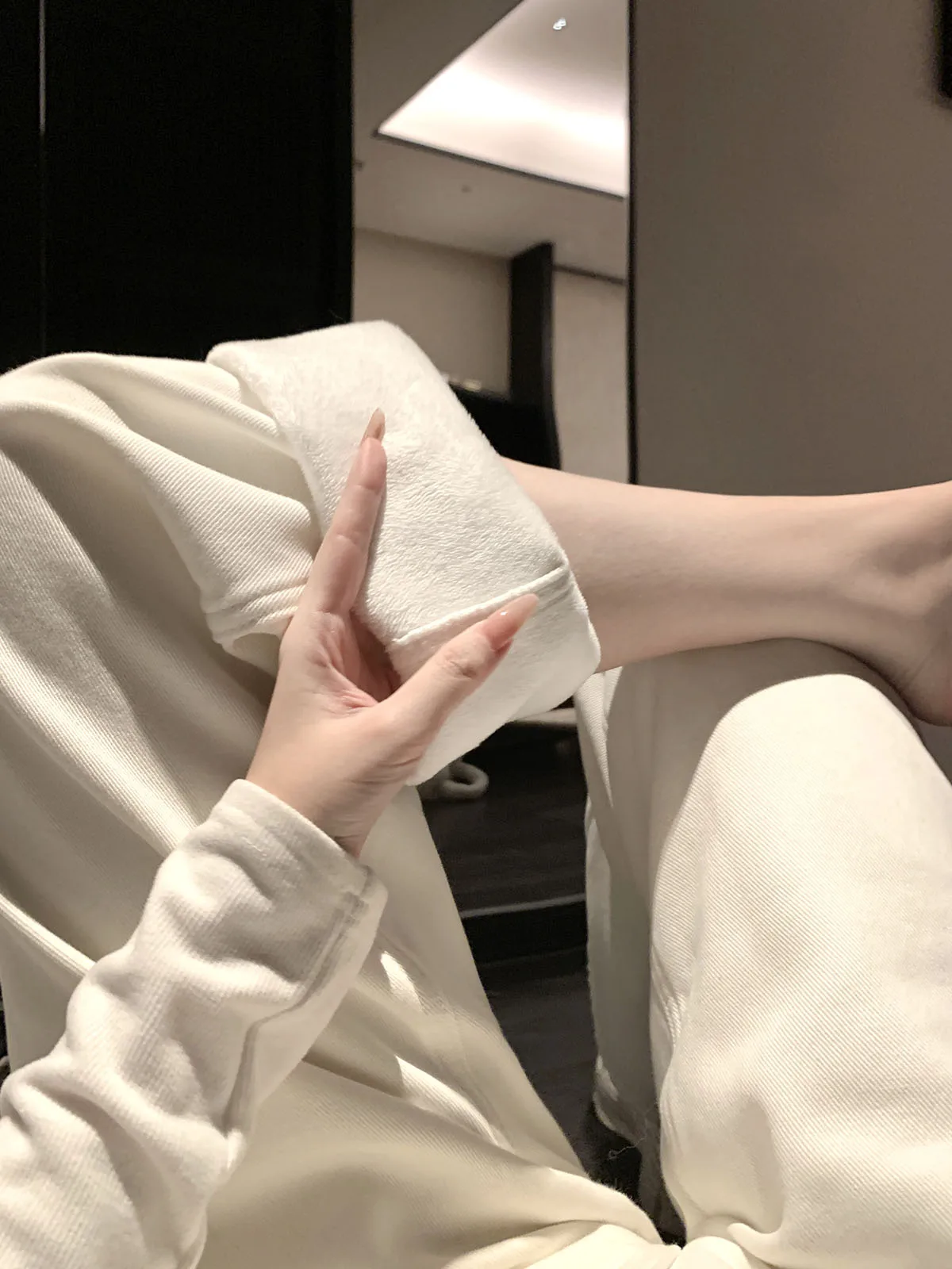 カーゴパンツ コーデ レディース 完全ガイド｜裏起毛・ウォッシュドが通勤に合う理由