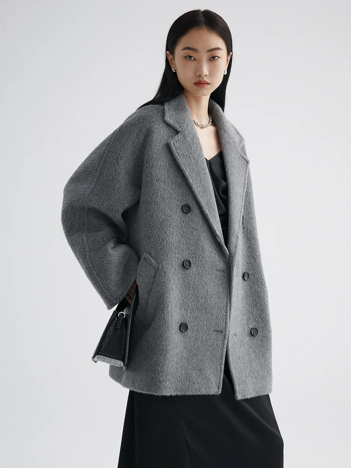 大人可愛い服 40代コーデの完全ガイド｜自然な質感とシルエットのバランス